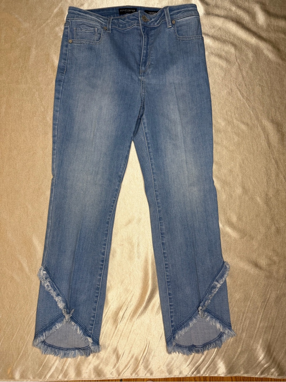 Susan Graver Jeans  High-Rise Cropped Denim Pants Tulip/Cross Frayed Hem Sz.6